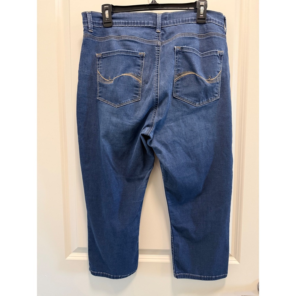 Lee Easy Fit Cropped Capri Jeans Medium Wash Blue Stretch Size 16M - Picture 2 of 7